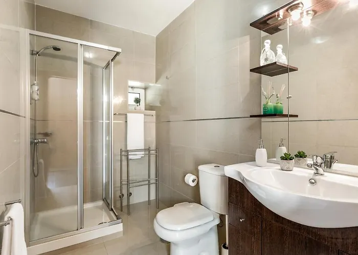 Casa De Ferreira * Cinfães